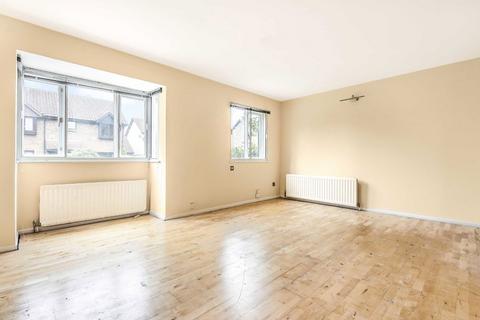 5 bedroom house to rent, Crowntree Close, Isleworth TW7