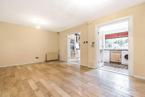 5 bedroom house to rent, Crowntree Close, Isleworth TW7