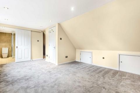 5 bedroom house to rent, Crowntree Close, Isleworth TW7