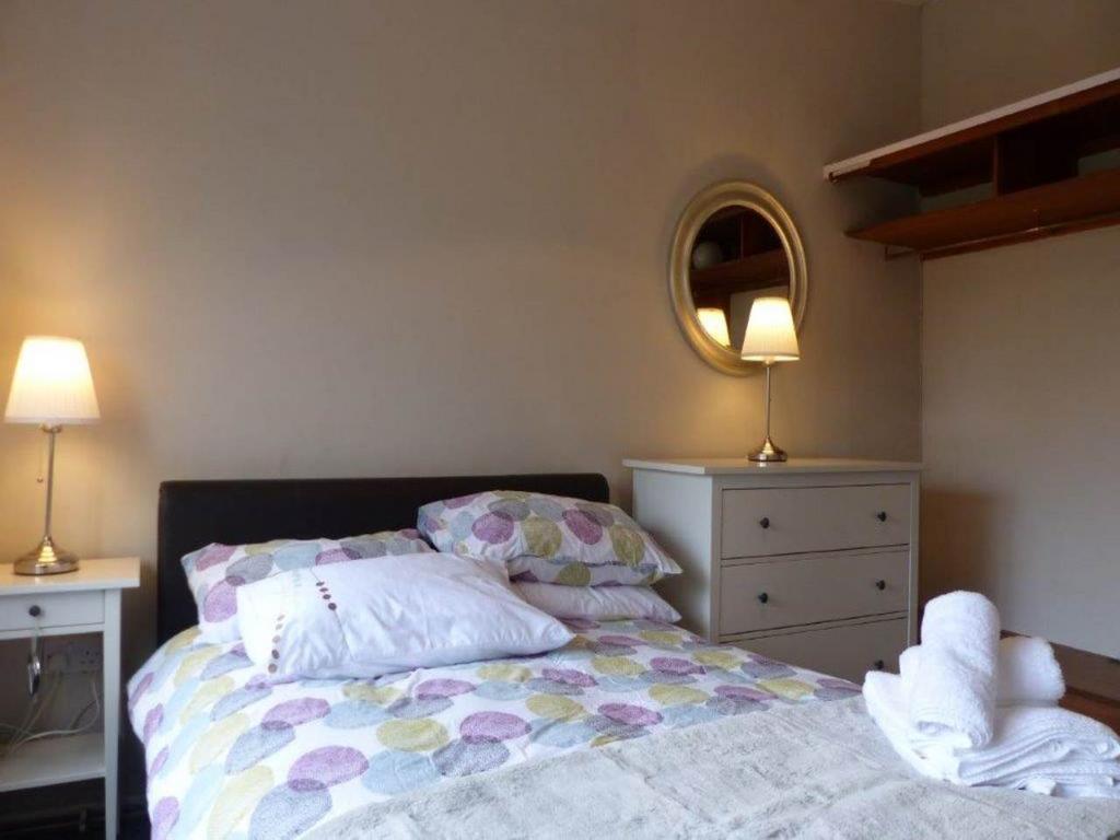 Bed 2.