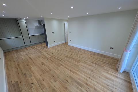 2 bedroom flat to rent, Langham Court, Mersey Road, Didsbury