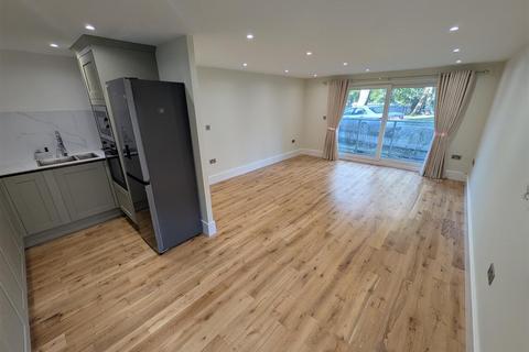 2 bedroom flat to rent, Langham Court, Mersey Road, Didsbury