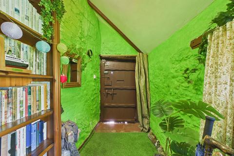 2 bedroom cottage for sale, Kirkham Street, Paignton