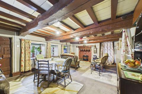 2 bedroom cottage for sale, Kirkham Street, Paignton
