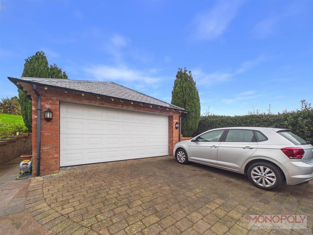 CAM03815 G0-PR0415-STILL071.jpg