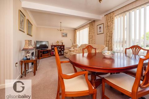 3 bedroom chalet for sale, New Close, Norwich NR13