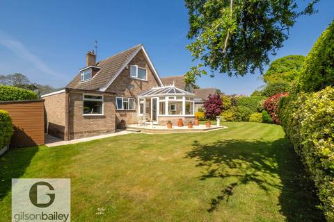 3 bedroom chalet for sale, New Close, Norwich NR13