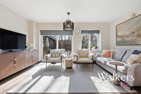 4 bedroom semi-detached house for sale, Elm Gardens, Mountnessing
