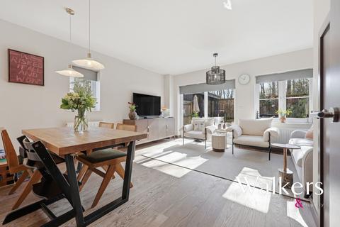 4 bedroom semi-detached house for sale, Elm Gardens, Mountnessing