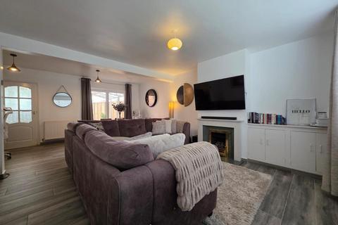 3 bedroom semi-detached house for sale, Wakefield Road, Northampton NN2