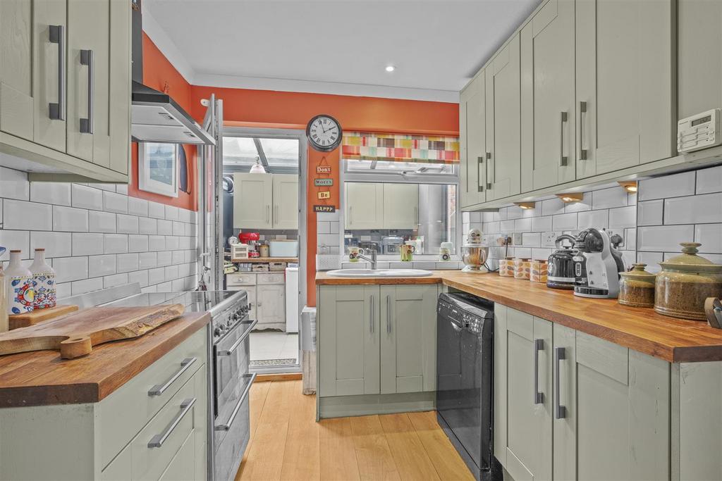 12 Chorley Road, HP14 3 AR-5.jpg