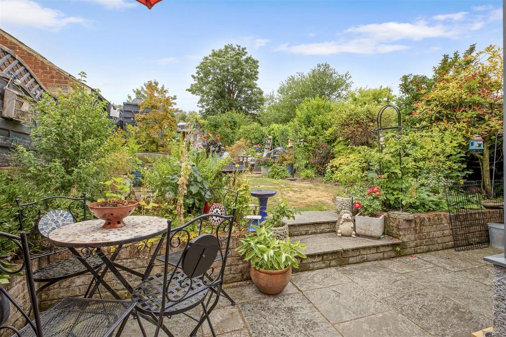 12 Chorley Road, HP14 3 AR-10.jpg