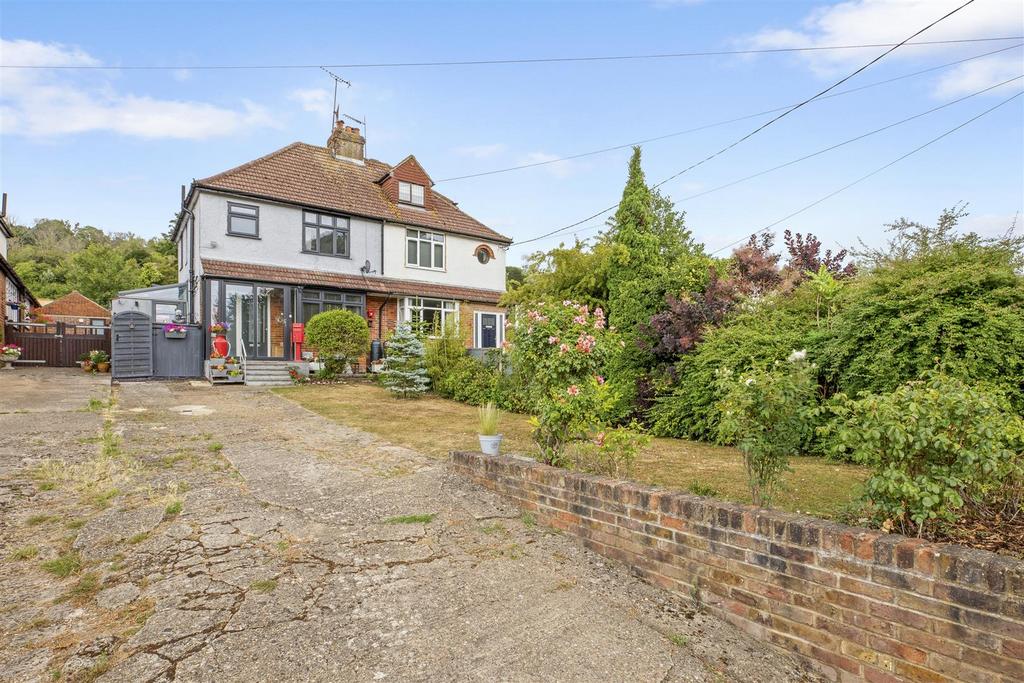 12 Chorley Road, HP14 3 AR-15.jpg