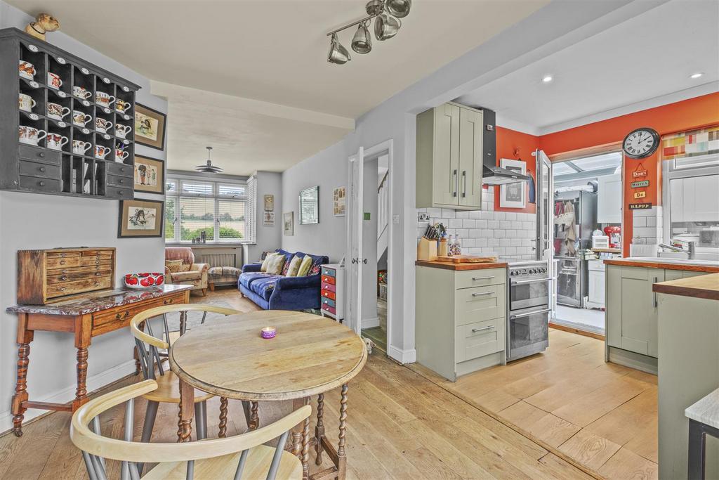 12 Chorley Road, HP14 3 AR-7.jpg