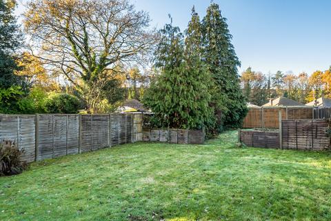 undefined, Common Lane, New Haw, KT15