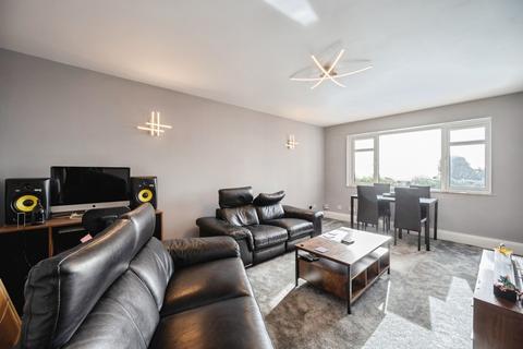 3 bedroom flat for sale, Ward Court, Hayling Island, Hampshire, PO11
