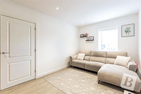 3 bedroom semi-detached house for sale, Gladiator Way, Hornchurch, RM12