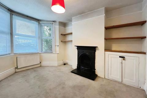 3 bedroom house to rent, London Road, High Wycombe HP11