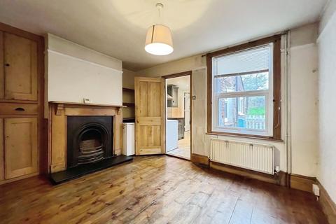 3 bedroom house to rent, London Road, High Wycombe HP11