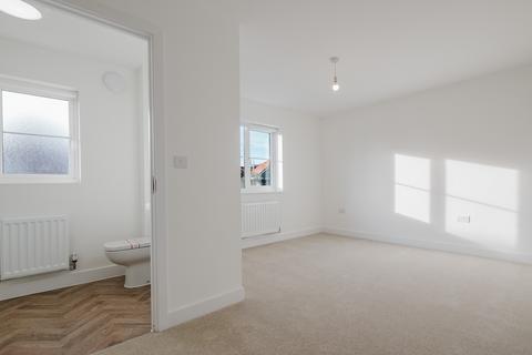 4 bedroom detached house to rent, Leaf Living at Summerhill Gardens, Polegate, Hailsham, BN27