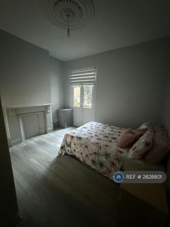 1 bedroom in a house share to rent, Philip Lane, London, N15