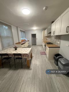 1 bedroom in a house share to rent, Philip Lane, London, N15