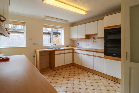 3 bedroom detached bungalow for sale, Elliott Close, Newmarket CB8