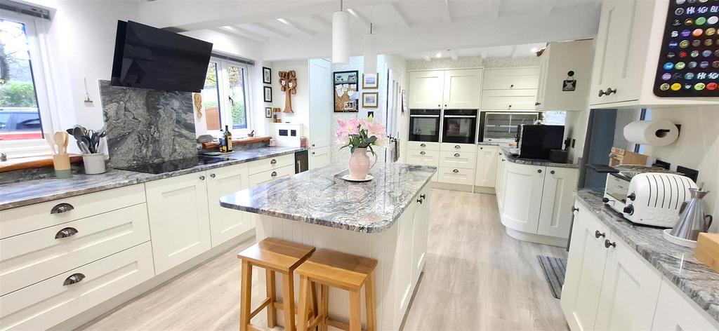 20251118 120452a.jpg