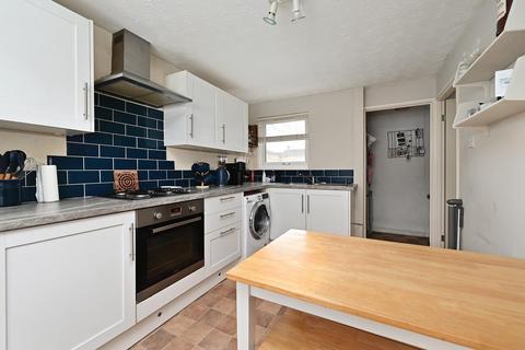 2 bedroom end of terrace house for sale, Sycamore Way, Basingstoke RG23