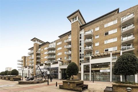 3 bedroom flat to rent, Smugglers Way, London SW18