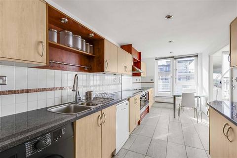 3 bedroom flat to rent, Smugglers Way, London SW18