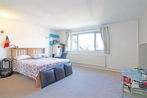 undefined, Ridgeway Road, Redhill