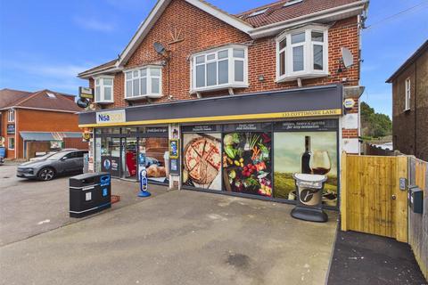 3 bedroom flat to rent, Cottimore Lane, Walton-On-Thames
