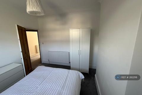 1 bedroom in a house share to rent, Robson Road, London, SE27