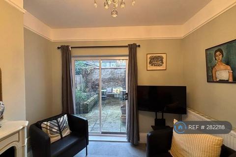 1 bedroom in a house share to rent, Robson Road, London, SE27