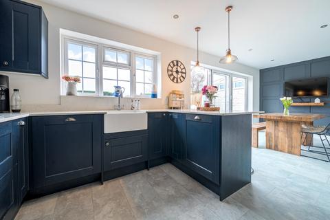 3 bedroom terraced house for sale, Howard Road, Seer Green, Beaconsfield, Buckinghamshire, HP9