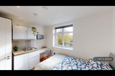 undefined, Grasmere Avenue, London, W3