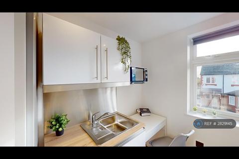 undefined, Grasmere Avenue, London, W3