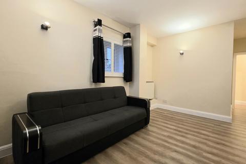 1 bedroom flat to rent, Clifton Road, Gravesend, DA11