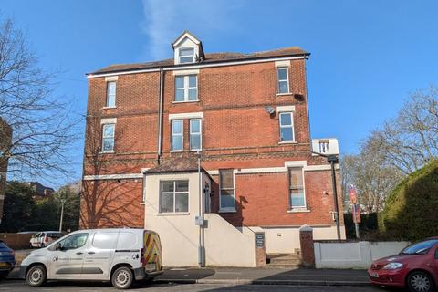 3 bedroom flat for sale, Earls Avenue, Folkestone CT20