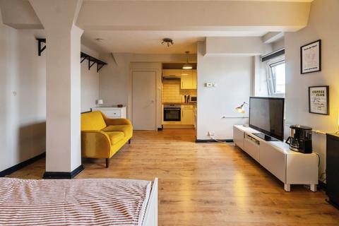 463 Bethnal Green Road, London, E2