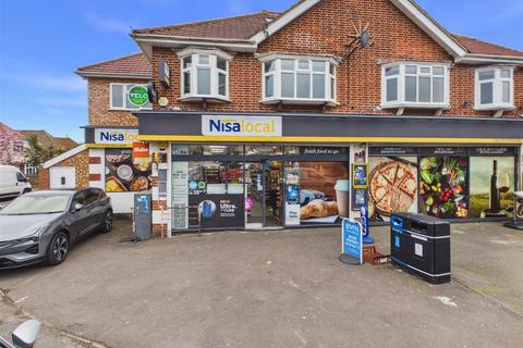 3 bedroom apartment to rent, Cottimore Lane, Walton-On-Thames