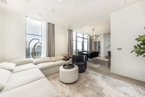 undefined, Wards Place, London E14