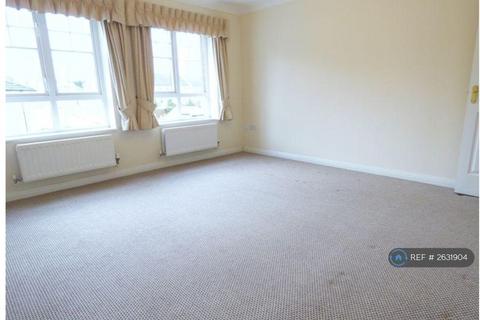 3 bedroom flat to rent, Jacana Way, Bradford, BD6