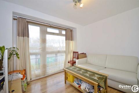 2 bedroom flat to rent, Waterfall Road, The Homestead Waterfall Road, N11