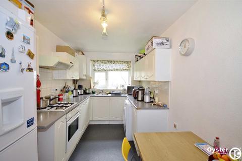 2 bedroom flat to rent, Waterfall Road, The Homestead Waterfall Road, N11