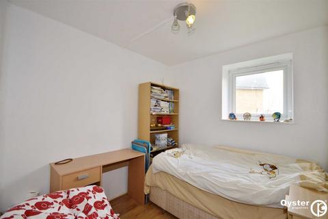 2 bedroom flat to rent, Waterfall Road, The Homestead Waterfall Road, N11