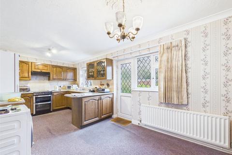 2 bedroom bungalow for sale, Blackbird Way, Bransgore, Christchurch, Dorset, BH23