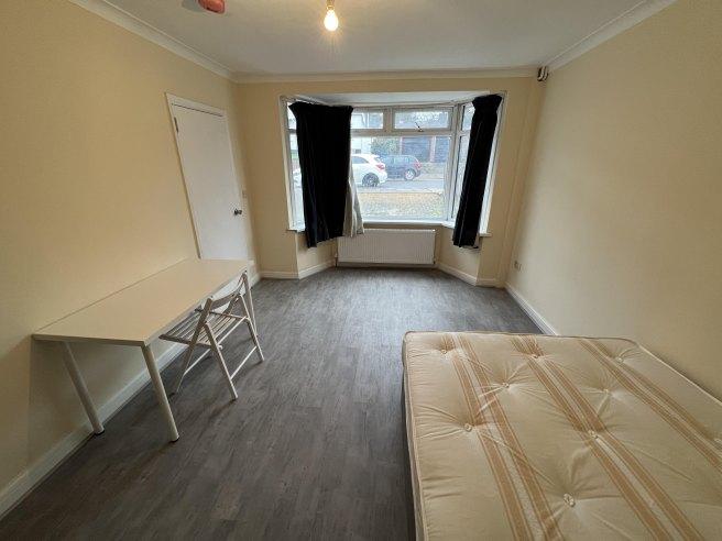 Tokyngton-avenue-ha9-6hj-1051085