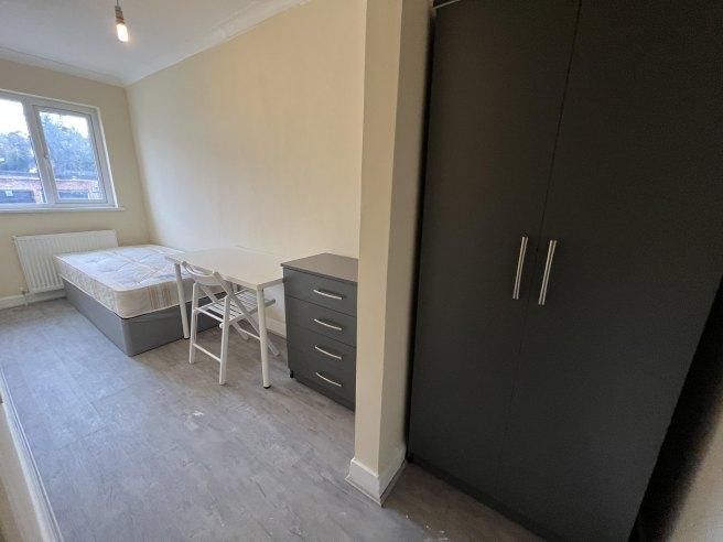 Tokyngton-avenue-ha9-6hj-1051076